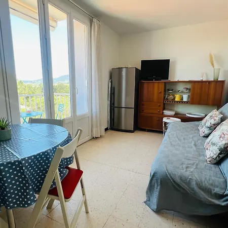 Argeles: Climatise Proche Avec Balcon, 4 Couchages - Fr-1-309-386 *